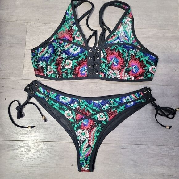 Wow couture multicolored floral bikini set - Picture 5 of 9